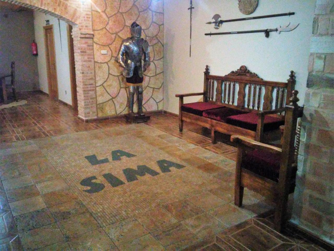 Hotel-Restaurante La Sima Castillo de Garcimuñoz Exteriör bild