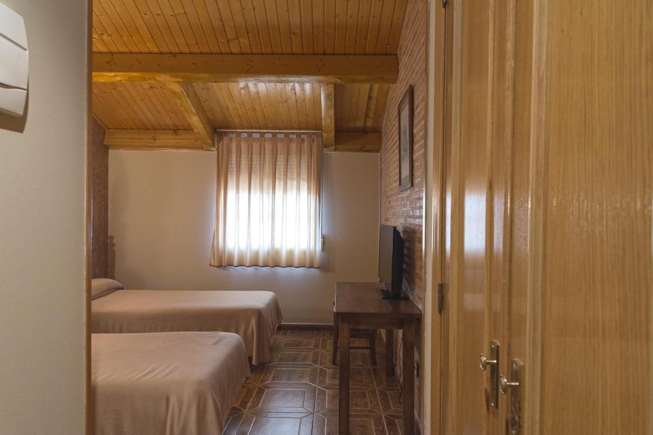 Hotel-Restaurante La Sima Castillo de Garcimuñoz Exteriör bild
