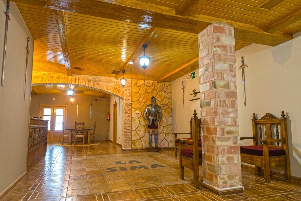 Hotel-Restaurante La Sima Castillo de Garcimuñoz Exteriör bild