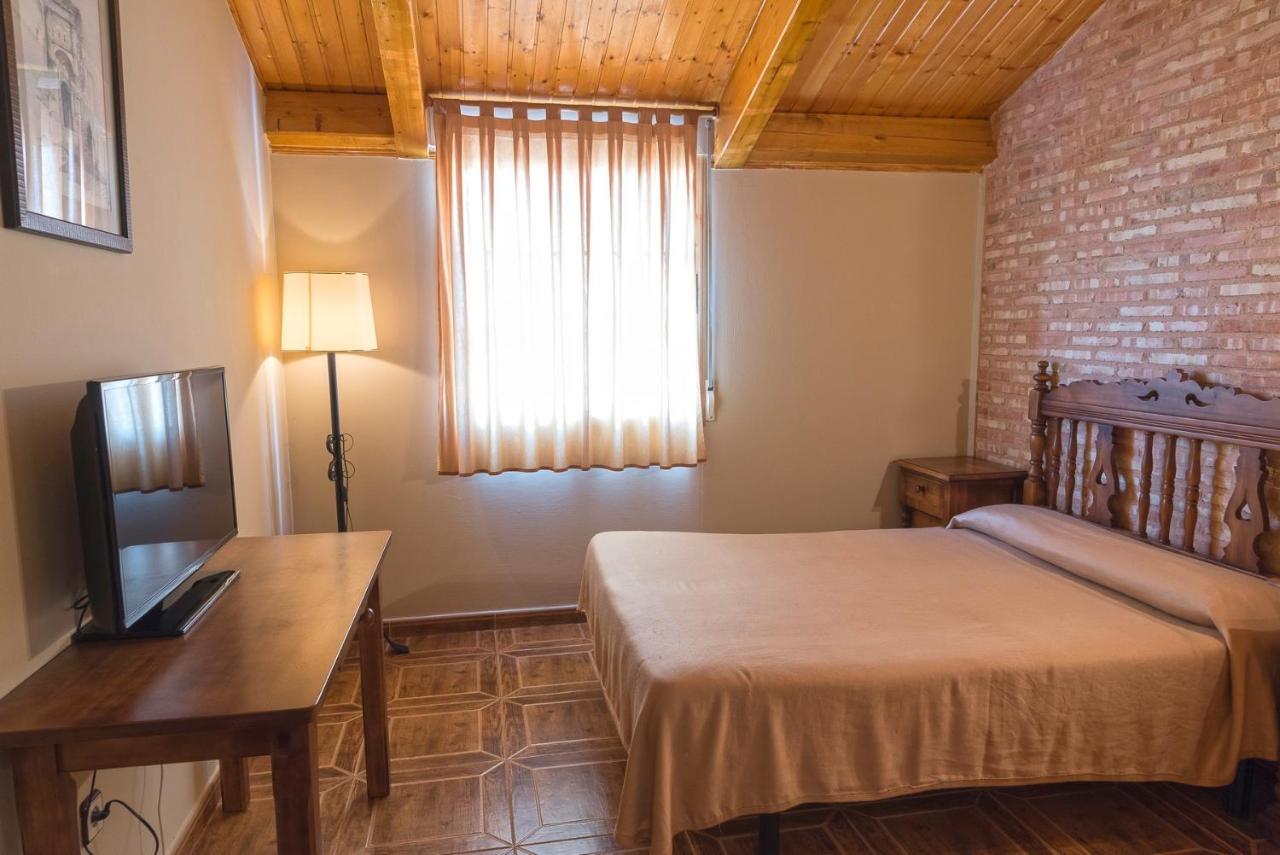 Hotel-Restaurante La Sima Castillo de Garcimuñoz Exteriör bild