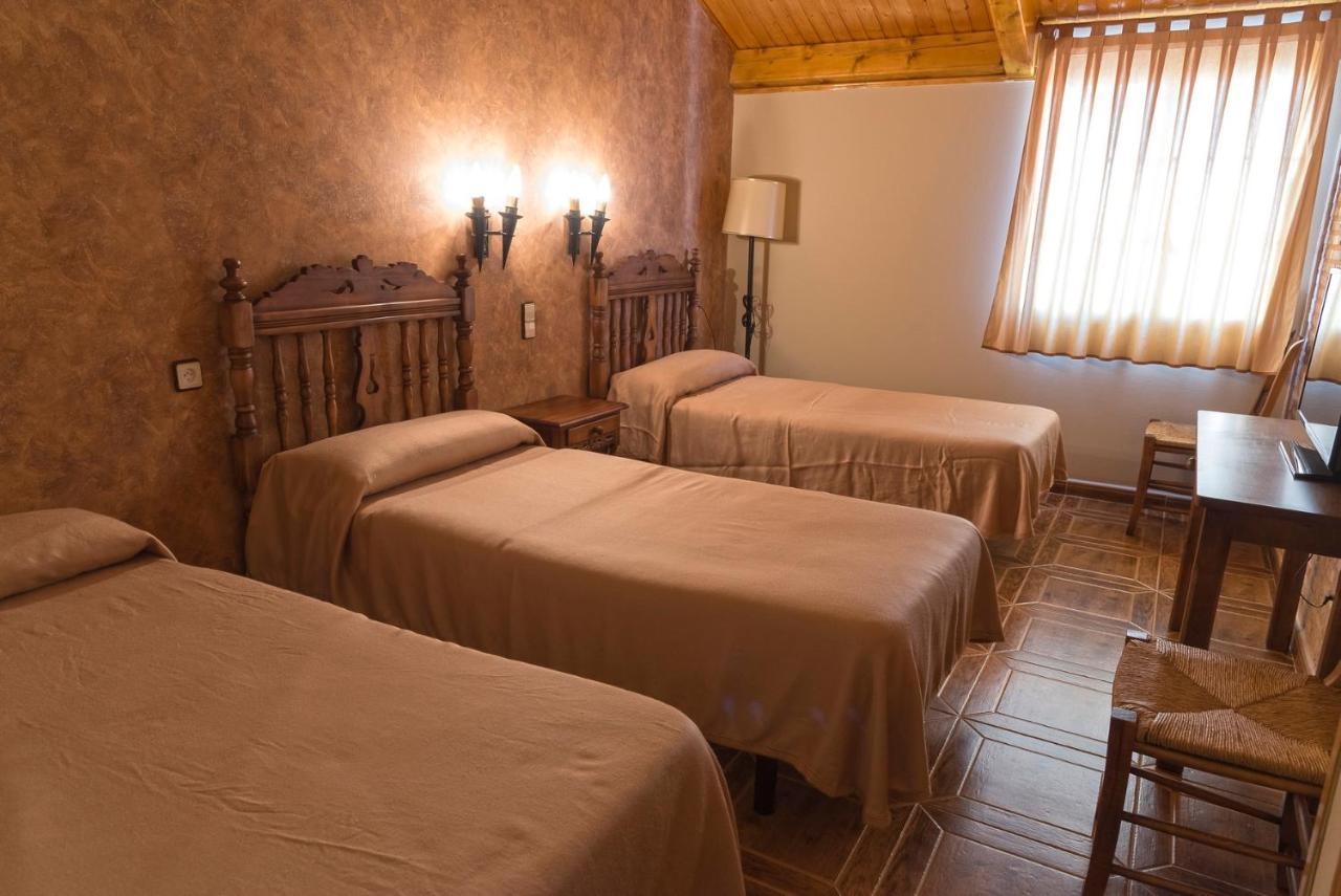 Hotel-Restaurante La Sima Castillo de Garcimuñoz Exteriör bild